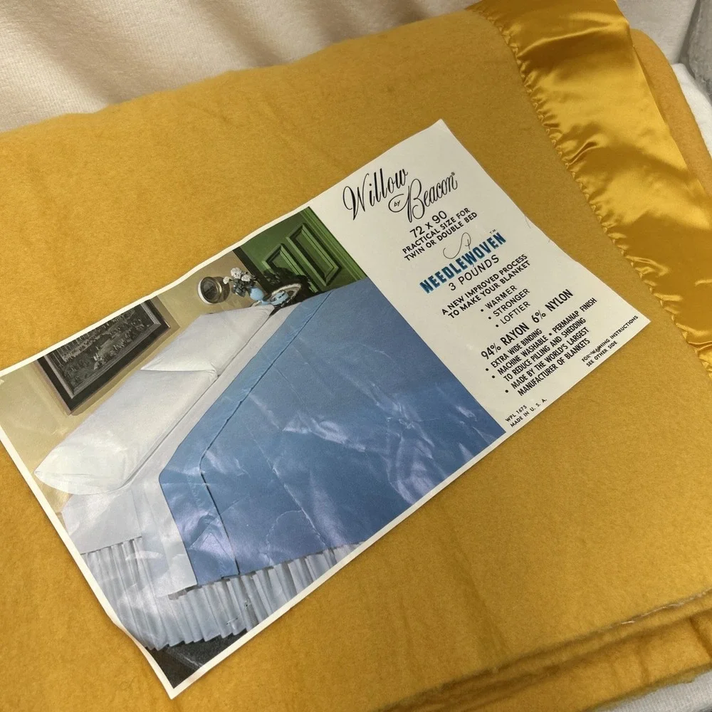 New Vintage Willow Beacon Blanket Satin Trim Yellow Gold Twin 72x90 Made In USA